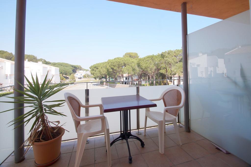 Aparthotel Arenal Pals Bagian luar foto