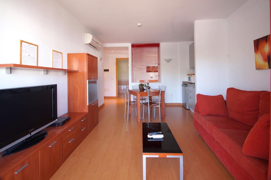 Aparthotel Arenal Pals Bagian luar foto