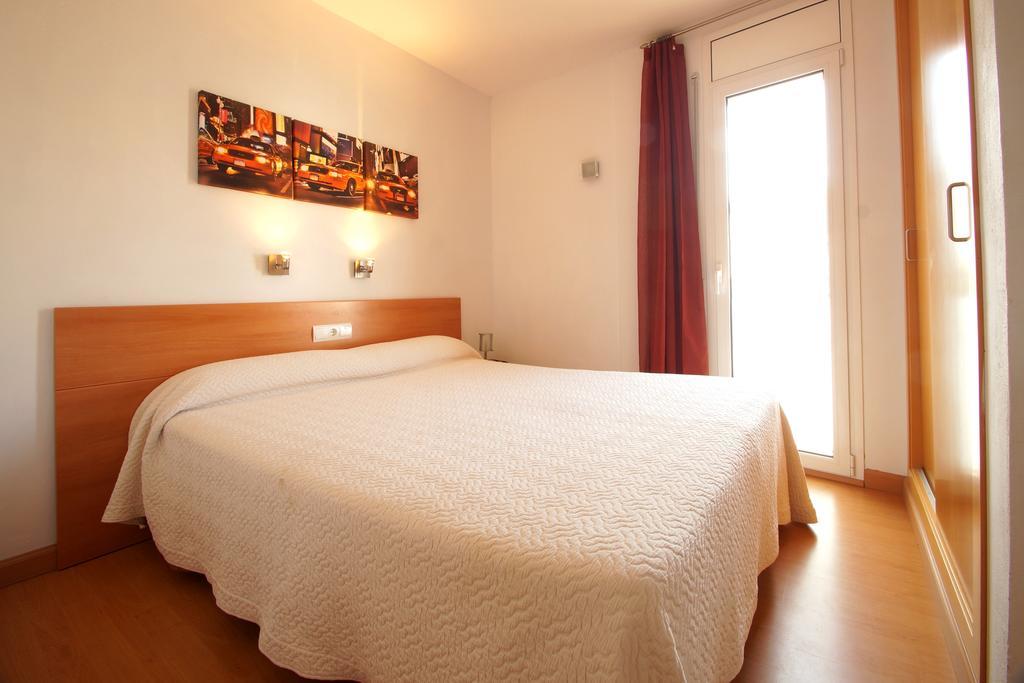 Aparthotel Arenal Pals Bagian luar foto